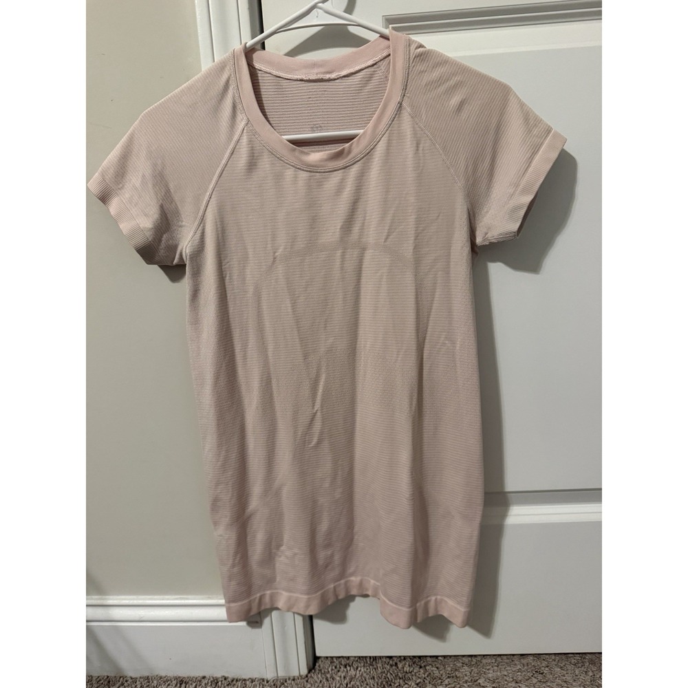 Lululemon Swiftly Tech Women's Size 6 Light Pink Short Sleeve